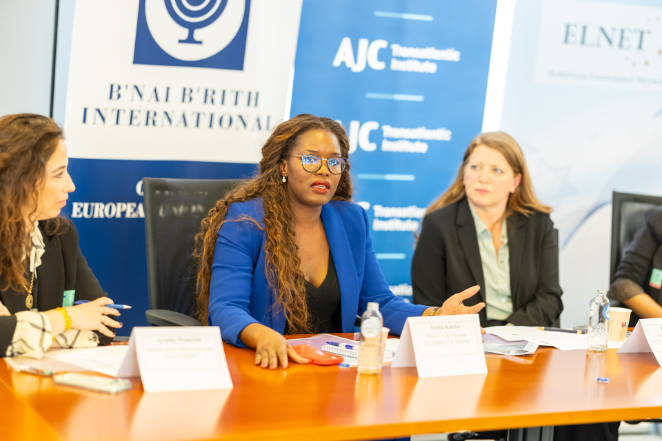 From left to right: Ariella Woitchik, MEP Assita Kanko and MEP Ilana Cicurel.